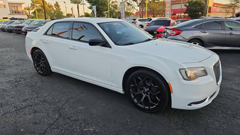 2019 Chrysler 300 Touring