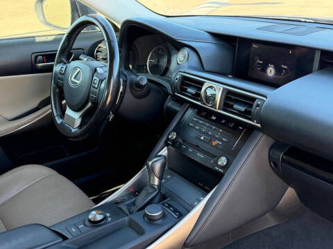 2017 Lexus IS 200t