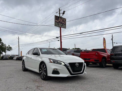 2019 Nissan Altima for sale at LLANOS AUTO SALES LLC in Dallas TX