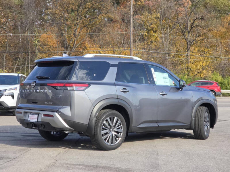 2025 Nissan Pathfinder SL