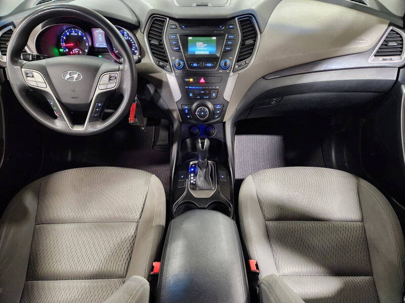 2016 Hyundai Santa Fe SE