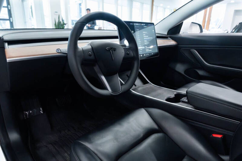 2019 Tesla Model 3 Mid Range