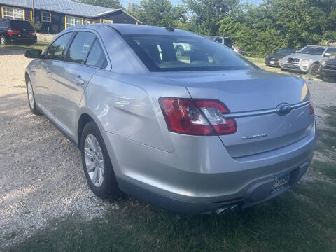 2010 Ford Taurus SE