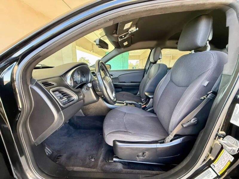 2012 Chrysler 200 Touring