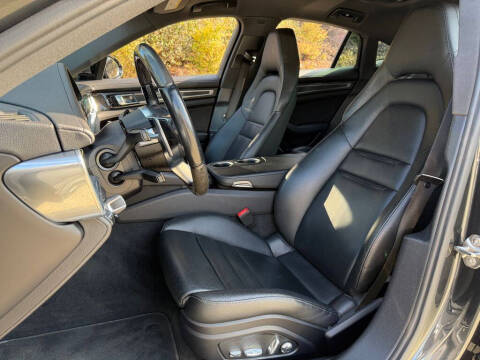 2017 Porsche Panamera 4