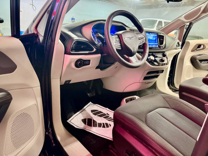 2017 Chrysler Pacifica Touring