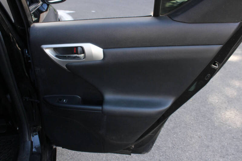 2011 Lexus CT 200h