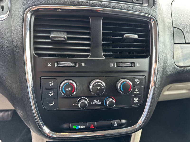 2017 Dodge Grand Caravan SE