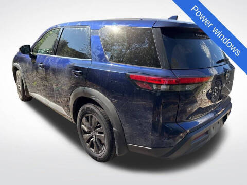 2022 Nissan Pathfinder S