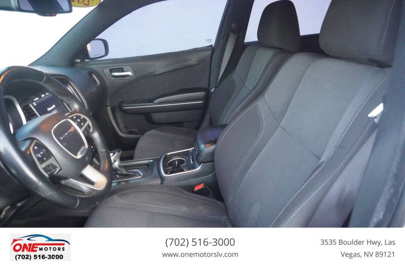 2017 Dodge Charger SXT