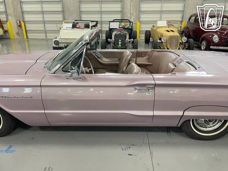 1964 Ford Thunderbird