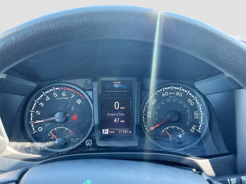 2022 Toyota Tacoma SR