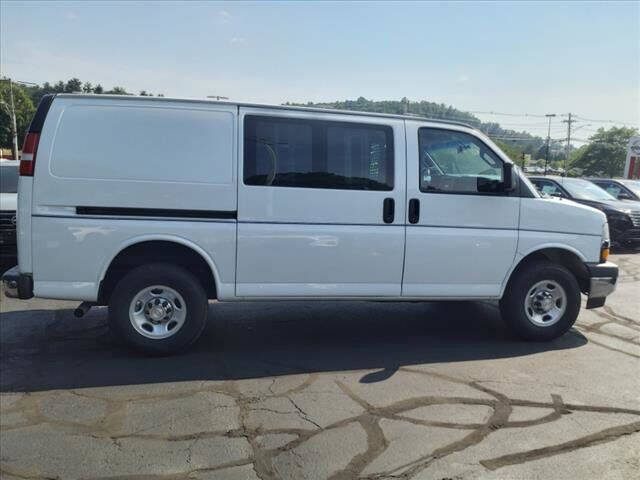 2022 Chevrolet Express 2500