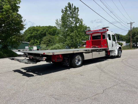 2023 Freightliner M2 106