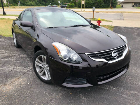 2013 Nissan Altima for sale at Wyss Auto in Oak Creek WI