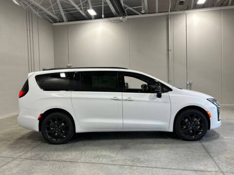 2027 Chrysler Pacifica Limited