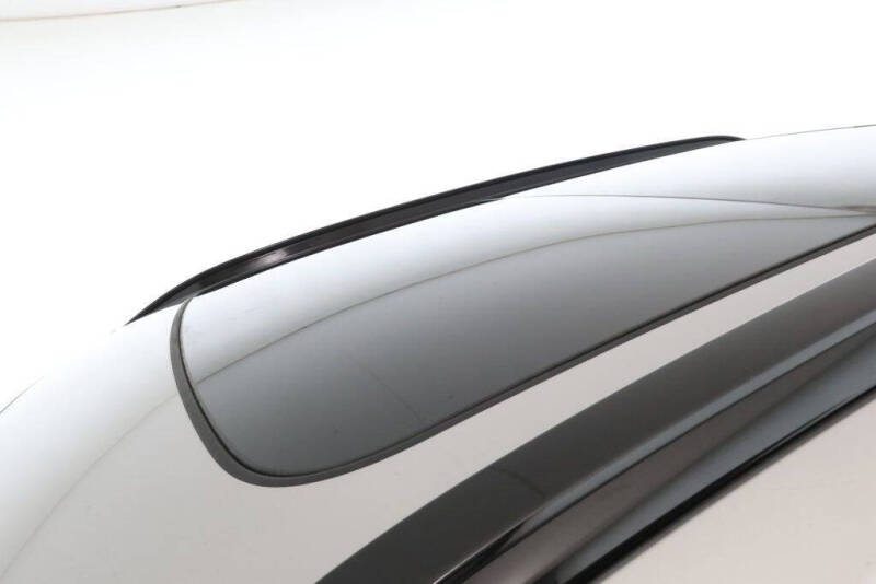 2024 Volvo XC40 B5 Plus Dark Theme