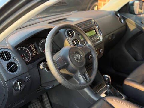2012 Volkswagen Tiguan LE