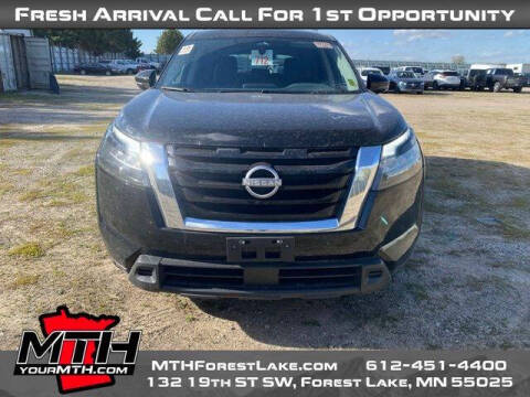 2024 Nissan Pathfinder SV