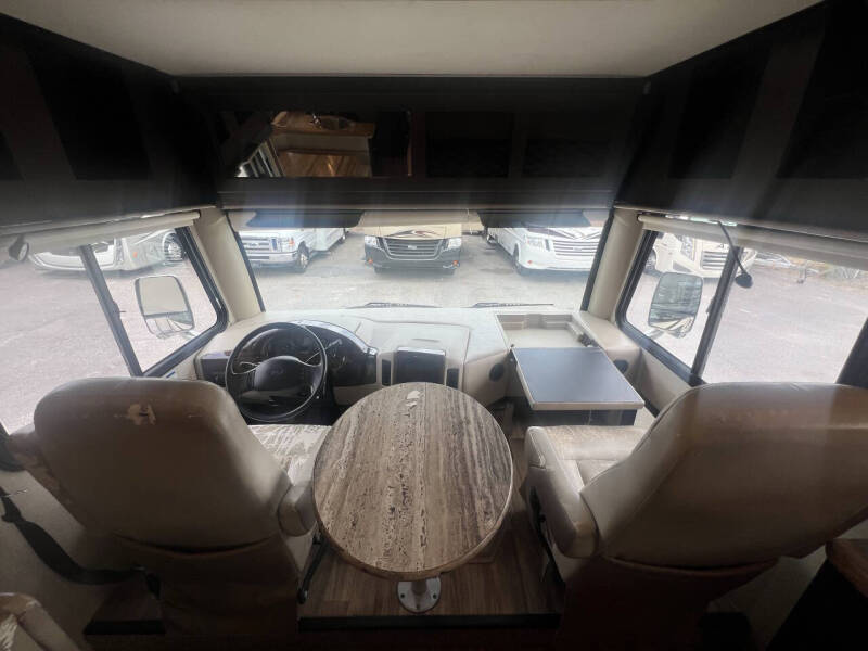 2017 Thor Motor Coach ACE BUNK HOUSE