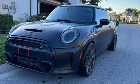 2022 MINI Hardtop 2 Door for sale at WICKED NICE CAAAZ in Cape Coral FL