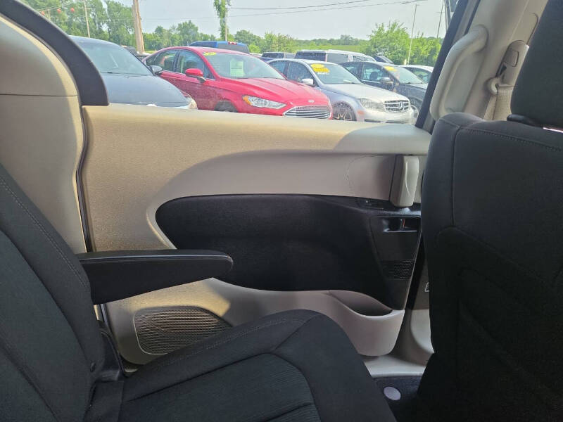 2017 Chrysler Pacifica LX