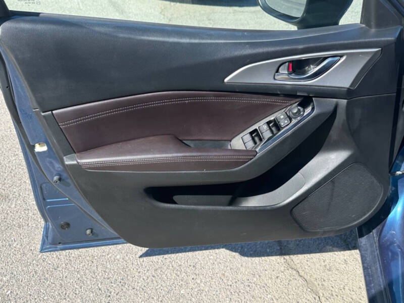 2017 Mazda MAZDA3 Touring