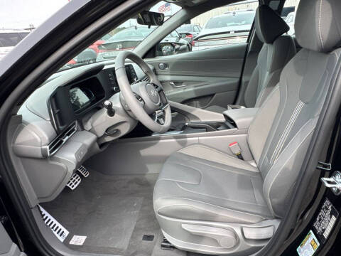 2025 Hyundai Elantra SEL Sport