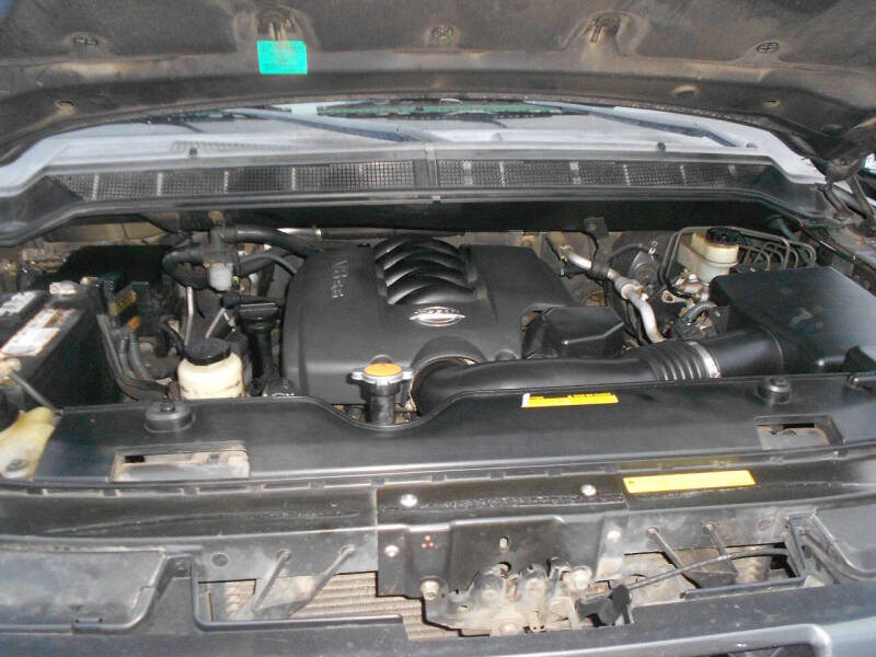 2004 Nissan Armada SE