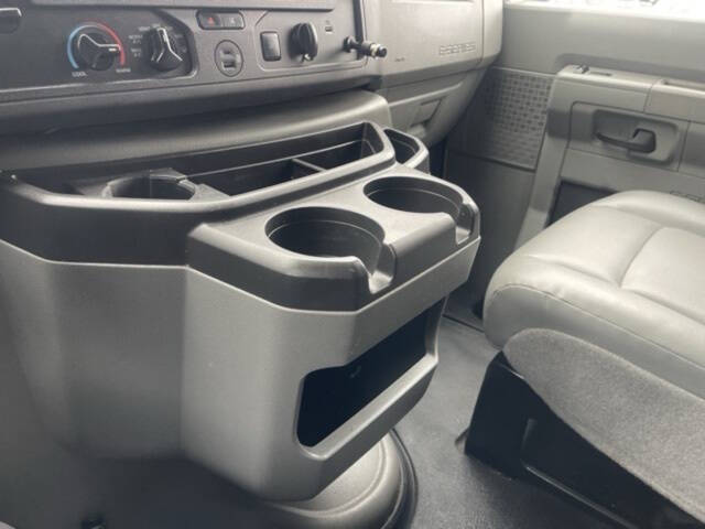 2021 Ford E-Series E-450 SD