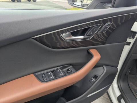 2022 Audi Q8 quattro Premium Plus 55 TFSI