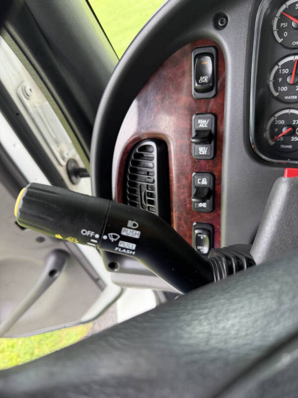 2019 Freightliner Business class M2