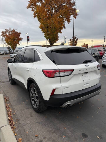 2020 Ford Escape SEL