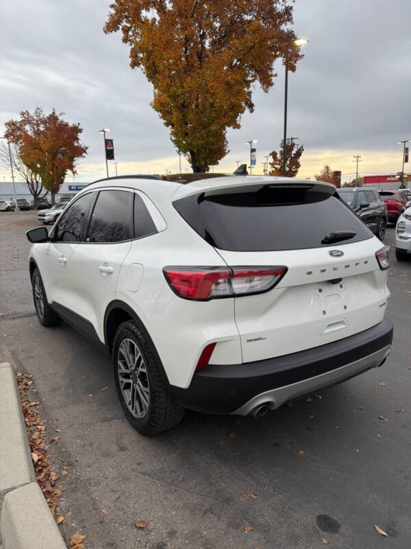 2020 Ford Escape SEL