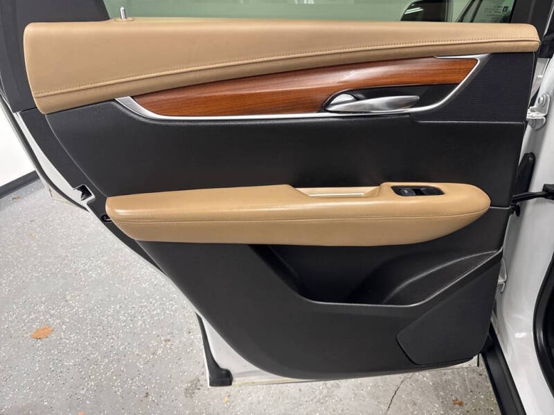 2017 Cadillac XT5 Platinum