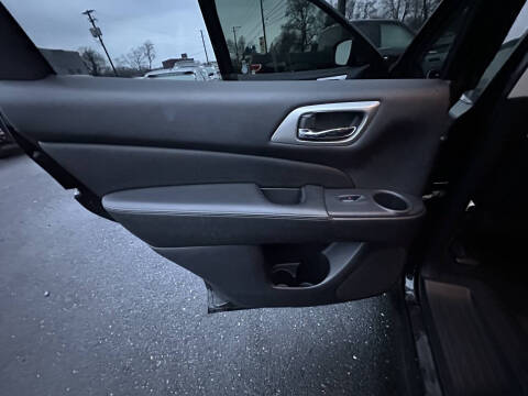 2019 Nissan Pathfinder SV