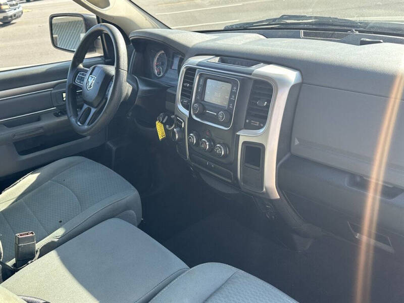 2016 RAM 1500 SLT