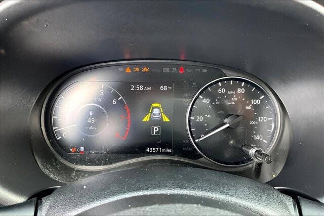 2021 Nissan Kicks SR