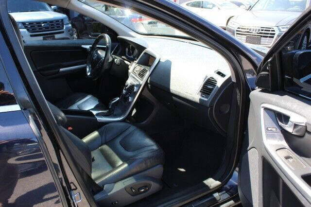 2017 Volvo XC60 T5 Dynamic