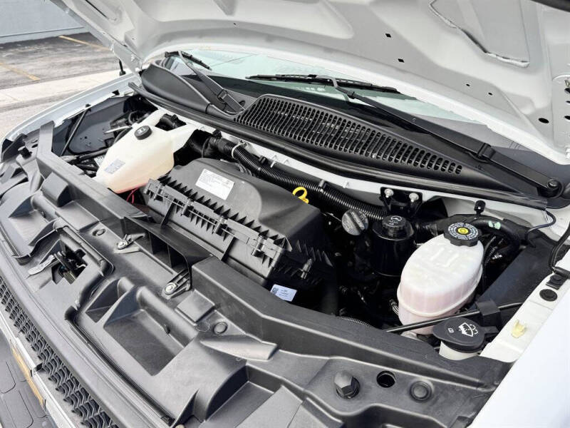 2023 Chevrolet Express 2500