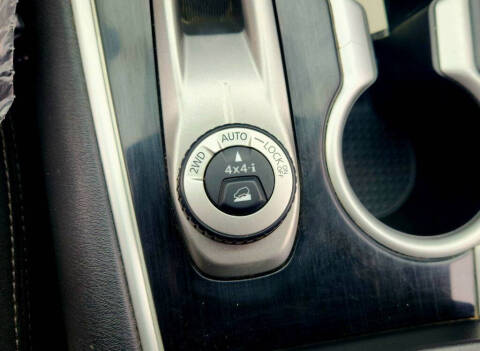 2017 Nissan Pathfinder SV