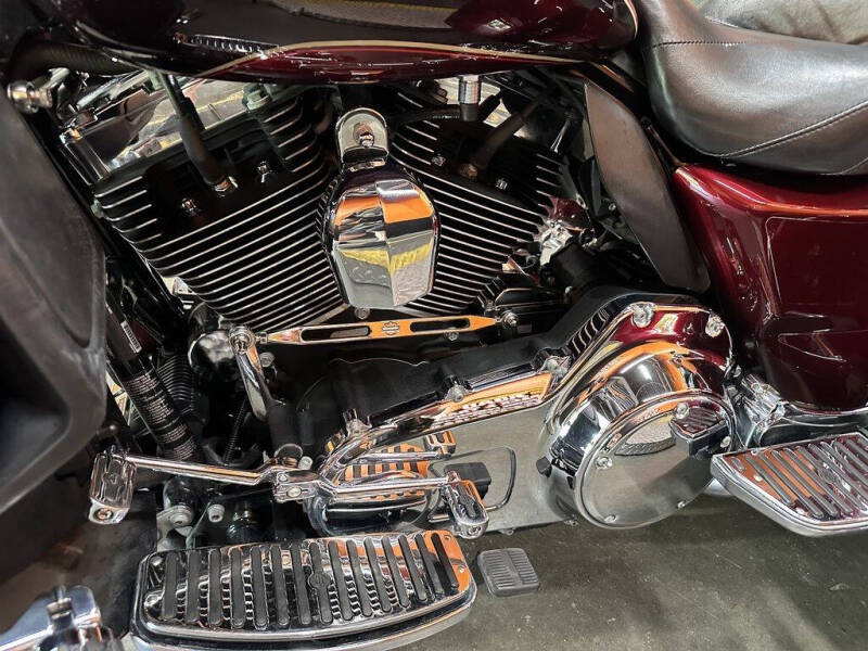 2014 Harley-Davidson FLHTCUTG - Tri Glide Ult