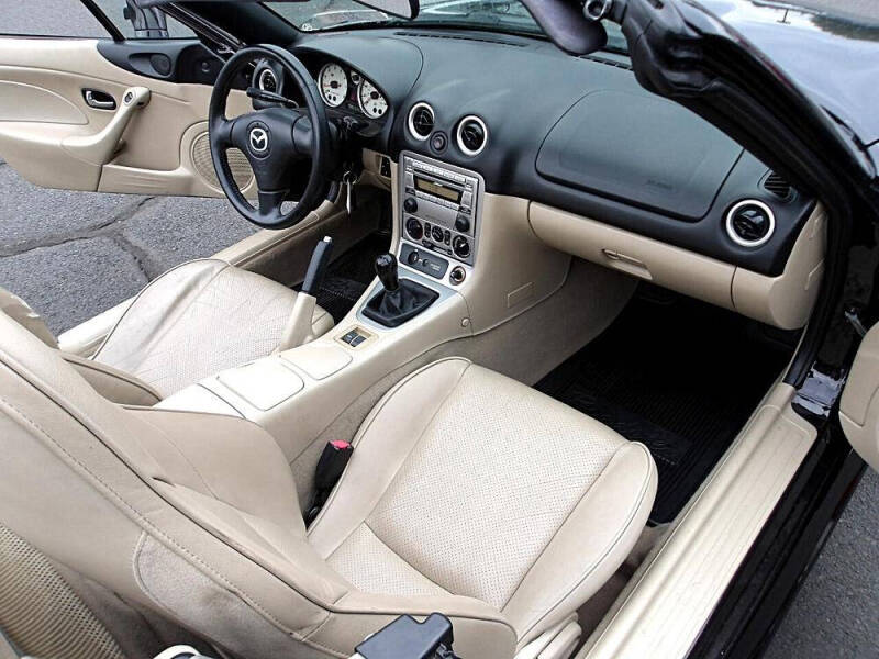 2004 Mazda MX-5 Miata