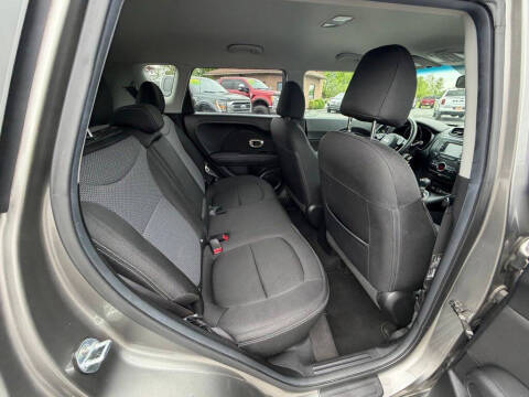 2017 Kia Soul +