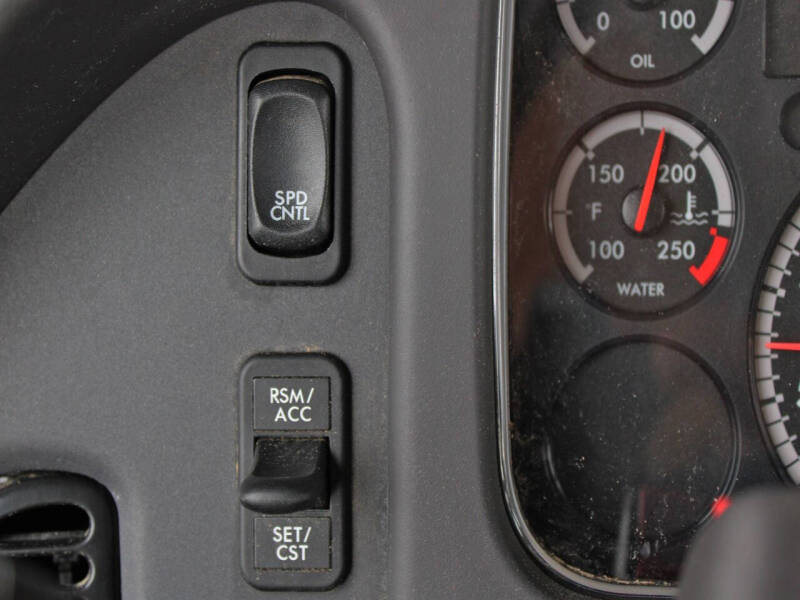 2023 Freightliner M2 106