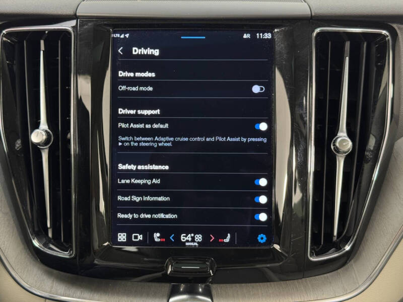 2023 Volvo XC60 B5 Plus Dark Theme