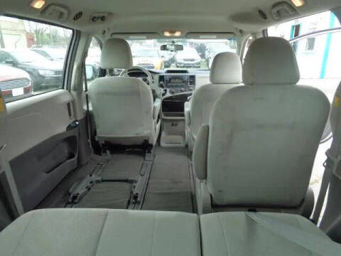2011 Toyota Sienna Base 7-Passenger