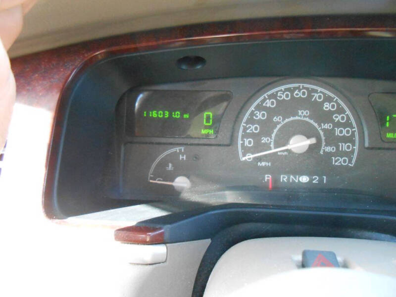 2003 Lincoln Town Car Cartier