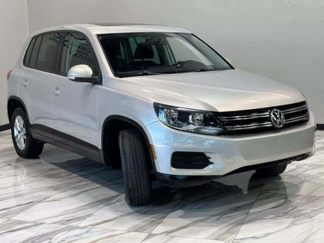 2013 Volkswagen Tiguan for sale at IMD MOTORS, INC in Dallas, TX