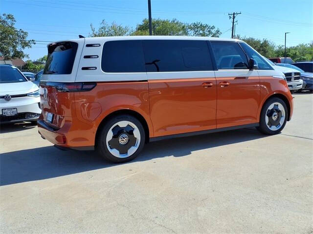 2025 Volkswagen ID. Buzz Pro S Plus 4Motion